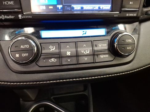 Used 2017 Toyota RAV4 XLE image 25