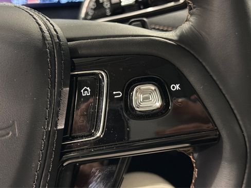 Used 2025 Lincoln Aviator AWD w/ Premium & Luxury Pkg image 25