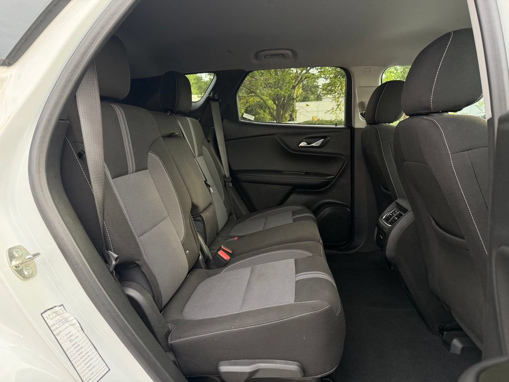 Used 2025 Chevrolet Blazer LT FWD image 28