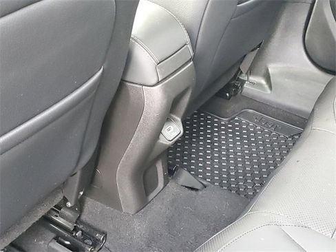 Used 2023 Jeep Renegade Limited image 23