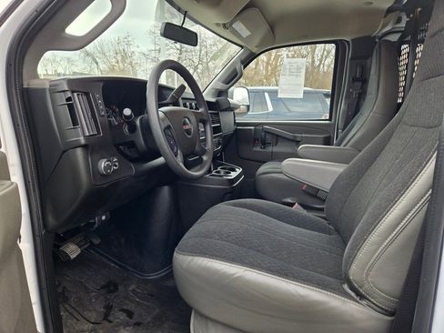 Used 2024 GMC Savana 2500 w/ Driver Convenience Package image 14