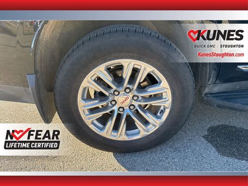 Used 2024 GMC Yukon SLT image 14