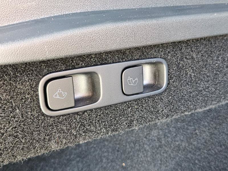Used 2024 Tesla Model Y Long Range AWD/4WD image 72