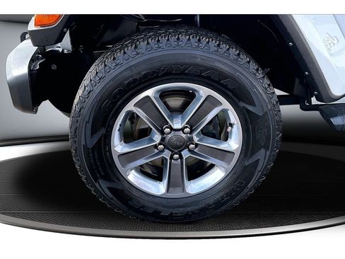 Certified 2022 Jeep Wrangler Unlimited Sahara w/ LED Lighting Group image 9