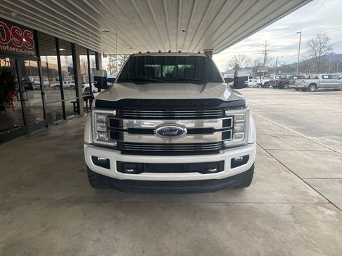 Used 2018 Ford F450 Limited image 2
