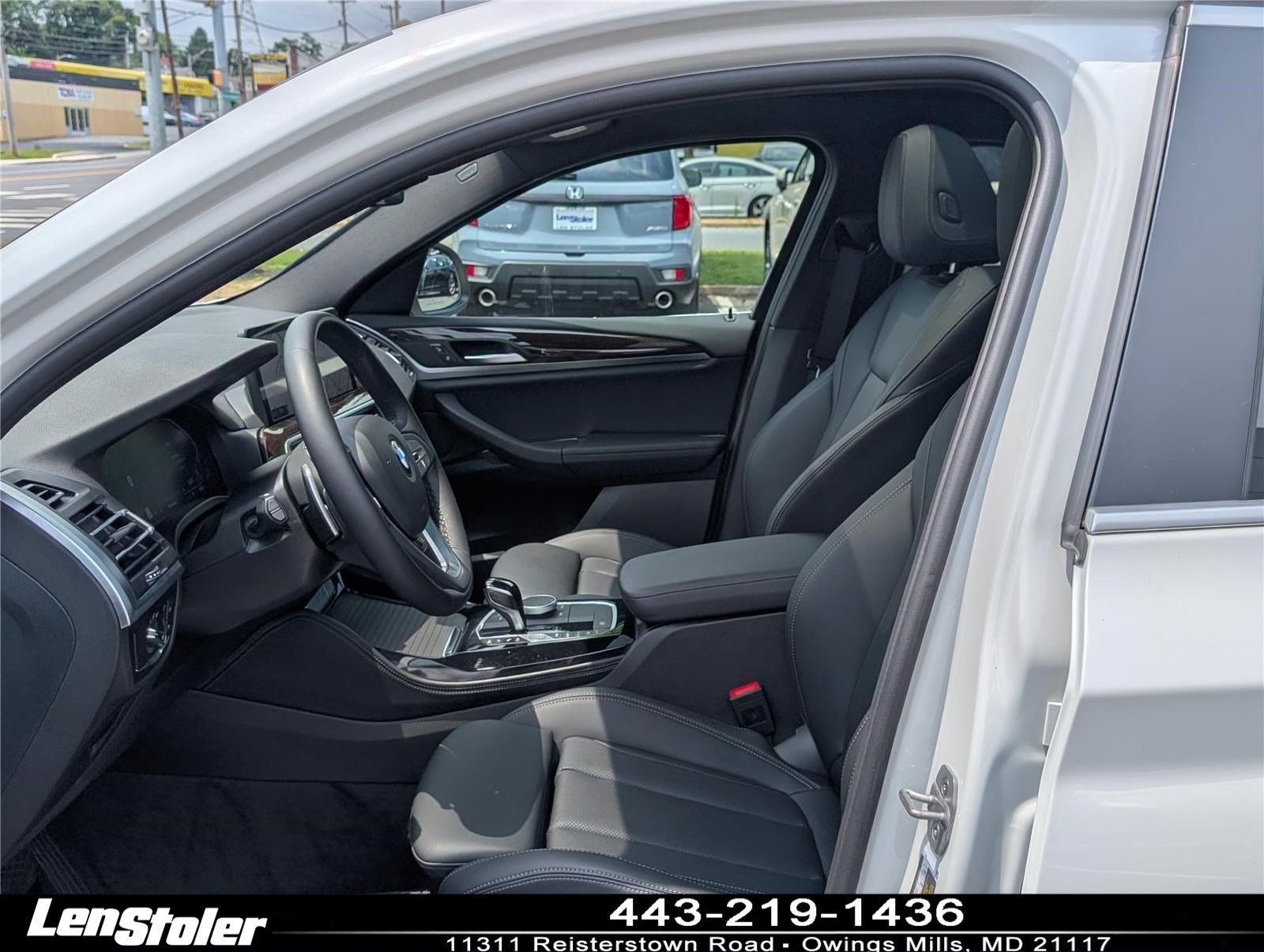 Used 2024 BMW X4 xDrive30i w/ Parking Assistance Package AWD/4WD image 16