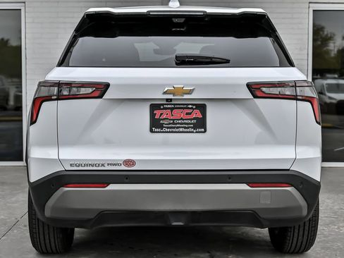 Used 2025 Chevrolet Equinox LT w/ Safety and Technology Package AWD/4WD image 10