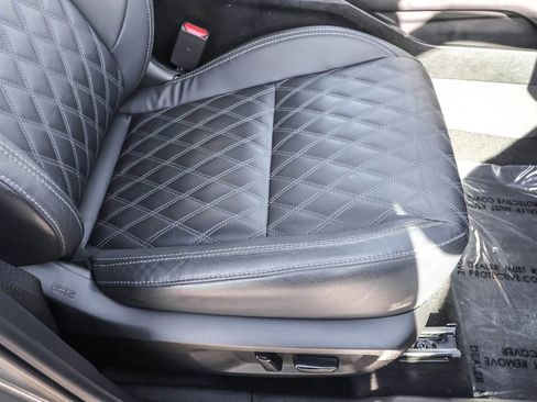 Used 2022 Mitsubishi Outlander SEL image 36