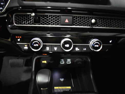 Certified 2024 Honda Civic Touring image 24