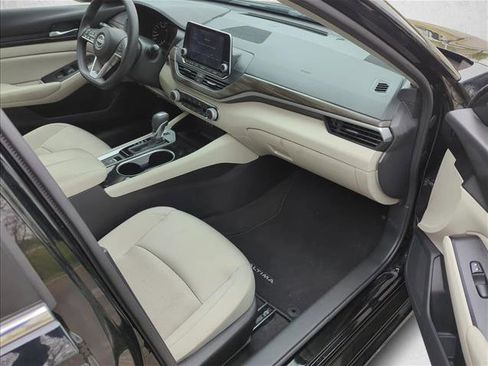 Used 2024 Nissan Altima 2.5 SV AWD/4WD image 24