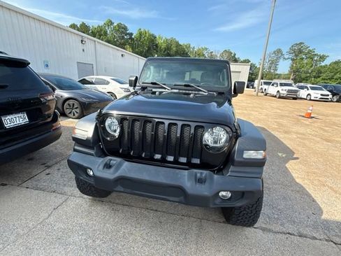 Used 2020 Jeep Wrangler Unlimited Sport S AWD/4WD image 3