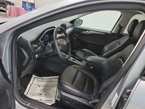 Used 2022 Ford Escape SEL image 5