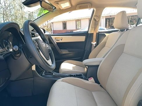 Used 2018 Toyota Corolla LE image 15