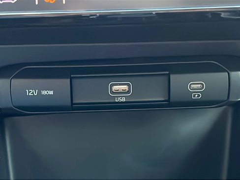 New 2026 Kia Niro LX FWD image 16