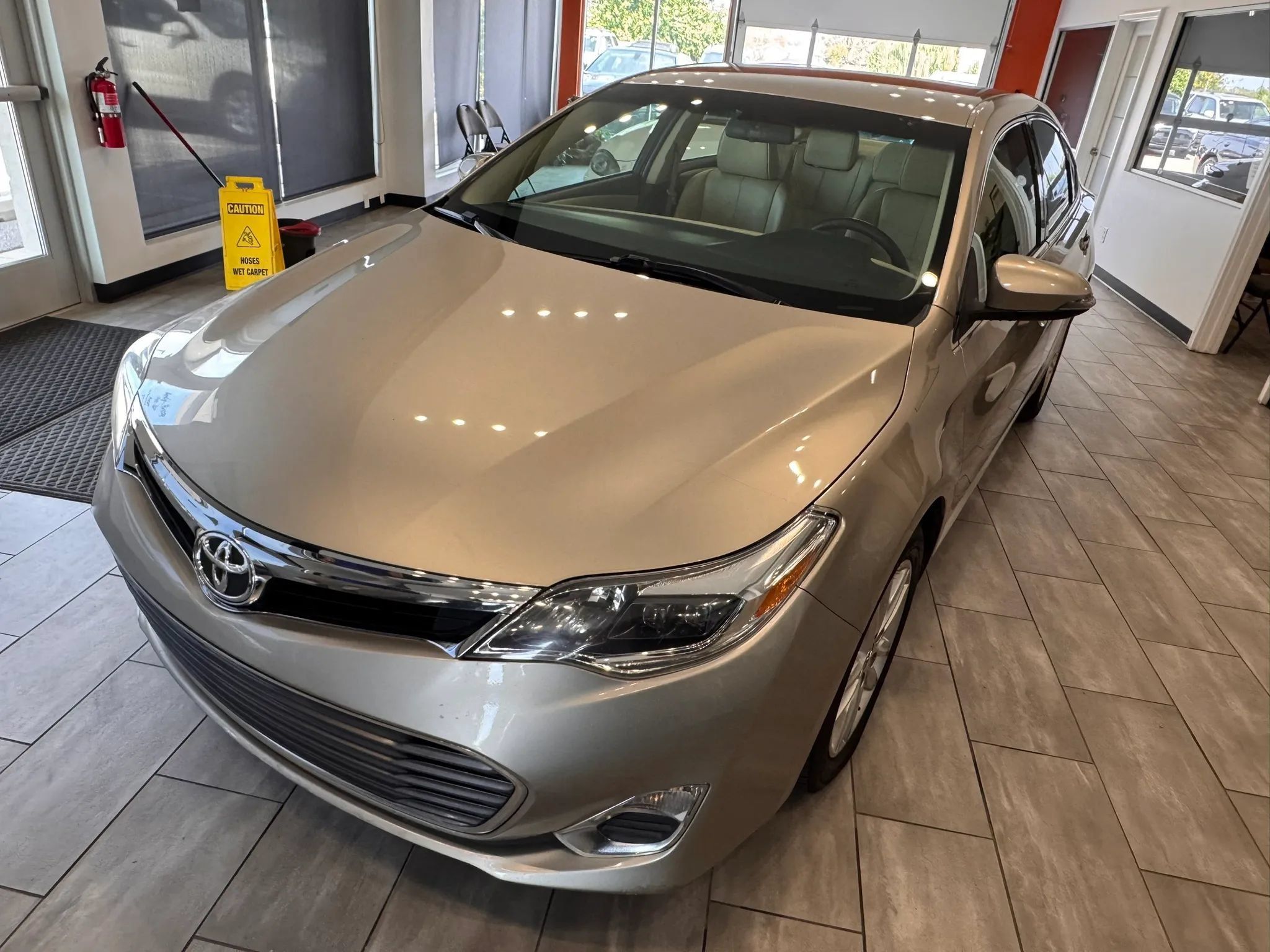 Used 2015 Toyota Avalon XLE FWD image 2