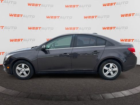 Used 2016 Chevrolet Cruze LT w/ Technology Package image 2