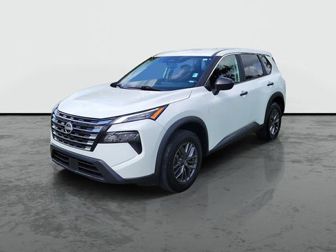 Used 2024 Nissan Rogue S FWD image 5