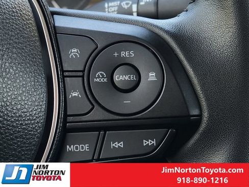 Used 2024 Toyota Corolla SE image 31