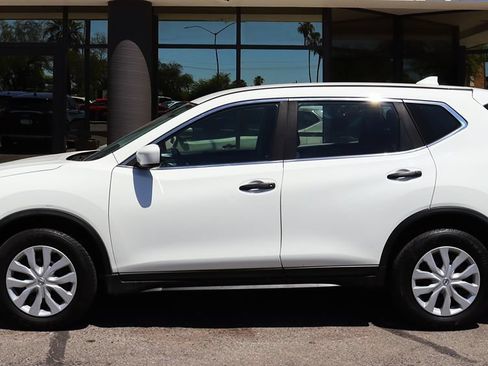 Used 2017 Nissan Rogue S AWD/4WD image 8