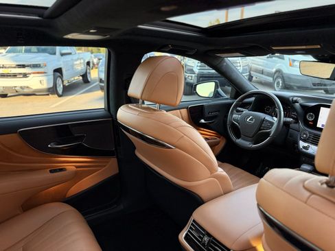 Used 2024 Lexus LS 500 w/ Interior Upgrade Package RWD image 38