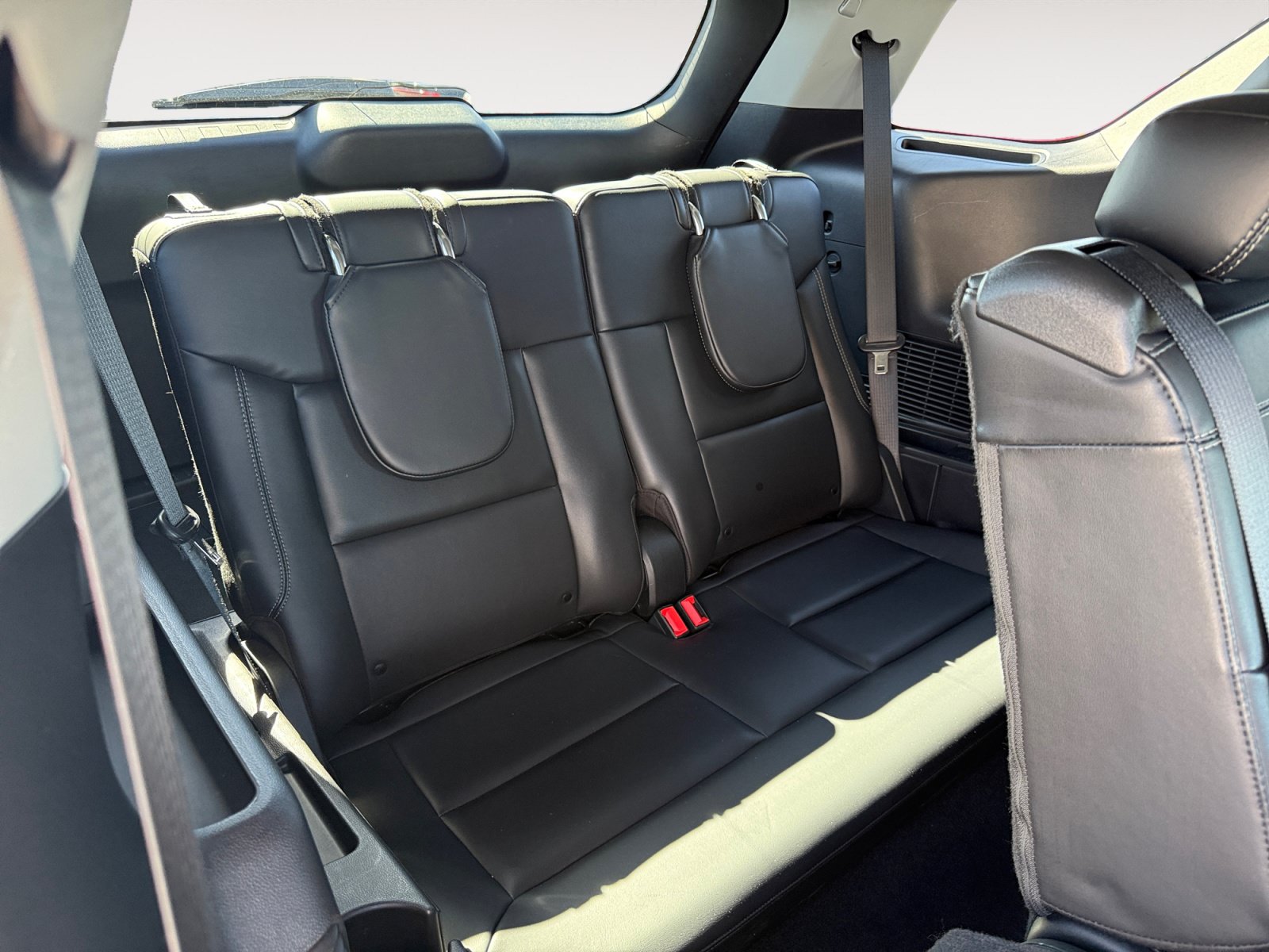 Used 2022 Ford Explorer XLT w/ Equipment Group 202A AWD/4WD image 19