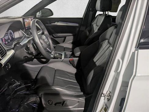 Certified 2025 Audi Q5 2.0T Premium Plus image 17