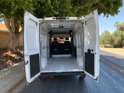 Used 2026 RAM ProMaster 2500 w/ Convenience Group FWD image 10