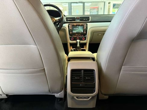Used 2019 Volkswagen Passat 2.0T Wolfsburg FWD image 19