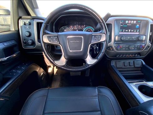 Used 2018 GMC Sierra 2500 Denali w/ Duramax Plus Package image 5