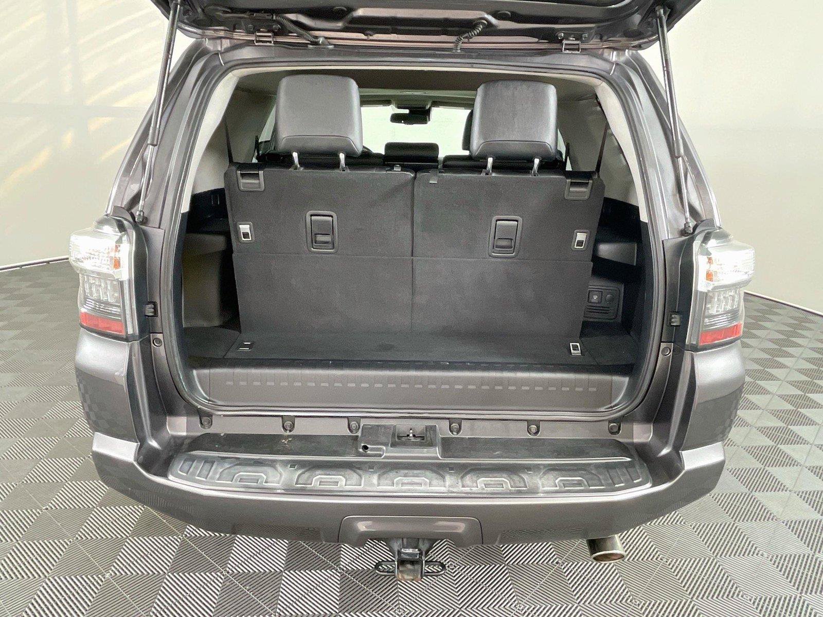 Used 2020 Toyota 4Runner SR5 Premium w/ Moonroof Package AWD/4WD image 28