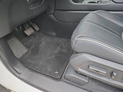 Used 2023 Honda Pilot Elite image 38