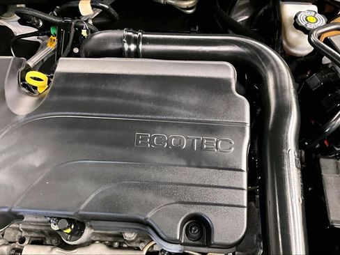 Used 2022 Chevrolet Malibu LT FWD image 31
