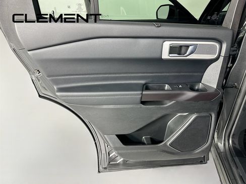 Used 2020 Ford Explorer Limited w/ Class III Trailer Tow Package AWD/4WD image 32