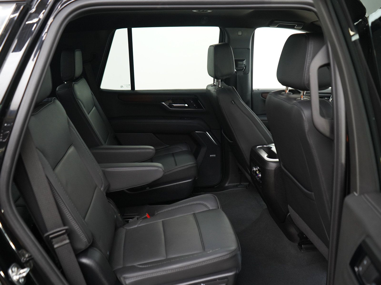 Used 2025 GMC Yukon Denali AWD/4WD image 15