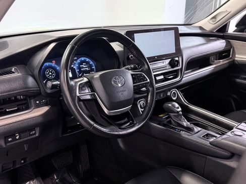 Used 2024 Toyota Grand Highlander Limited image 21