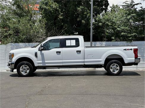 Used 2017 Ford F250 XLT w/ XLT Value Package AWD/4WD image 13
