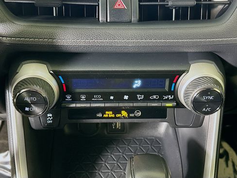 Used 2025 Toyota RAV4 LE image 22