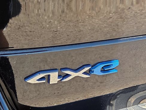 Used 2023 Jeep Grand Cherokee 4WD 4xe image 15