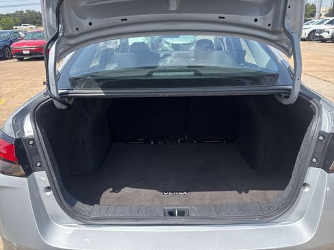 Used 2025 Nissan Versa SV FWD image 28