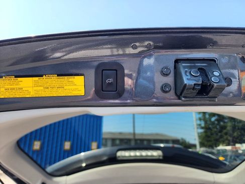 Used 2010 Toyota Venza AWD w/ Premium Pkg #2 image 28