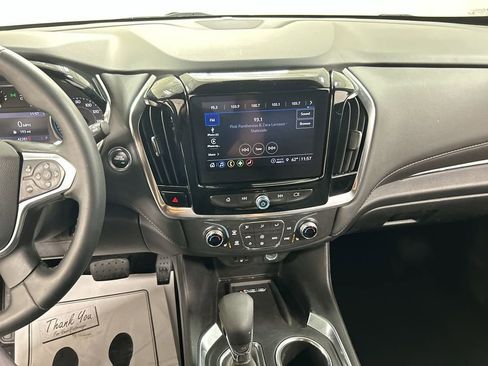 Used 2023 Chevrolet Traverse LT AWD/4WD image 18