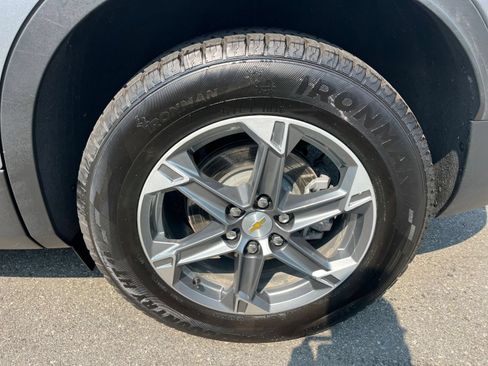 Used 2025 Chevrolet Blazer LT FWD image 31