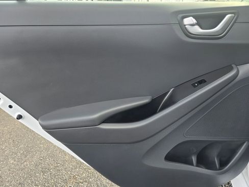 Used 2018 Hyundai Ioniq Blue image 30