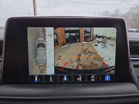 Used 2023 Chevrolet Tahoe Z71 w/ Luxury Package image 27