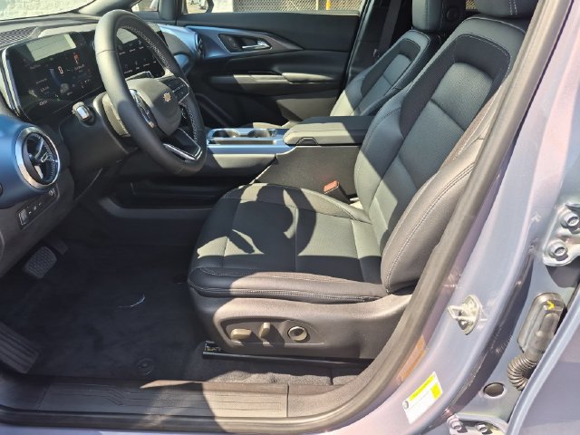 Used 2024 Chevrolet Equinox EV LT FWD image 13