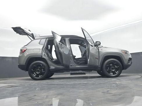 Used 2023 Jeep Compass Trailhawk AWD/4WD image 75
