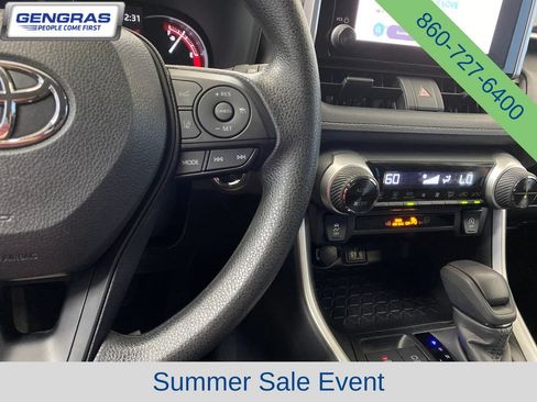 Used 2025 Toyota RAV4 XLE AWD/4WD image 20