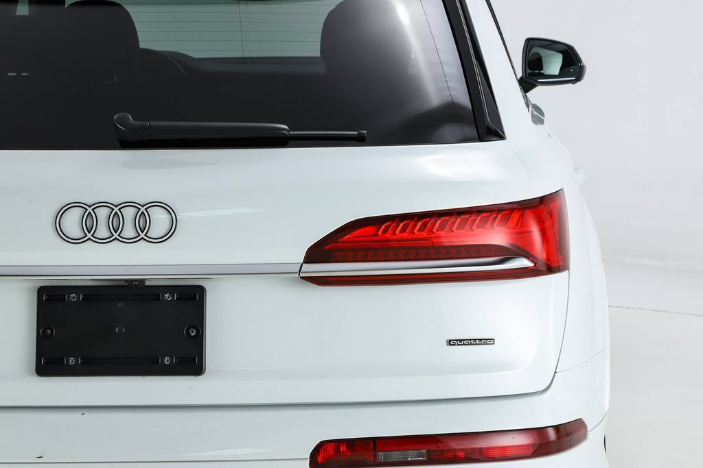 Used 2025 Audi Q7 3.0T Prestige w/ Prestige Package AWD/4WD image 15