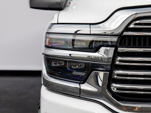 Used 2025 RAM 2500 Laramie AWD/4WD image 3