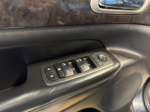 Used 2013 Jeep Grand Cherokee Laredo AWD/4WD image 19